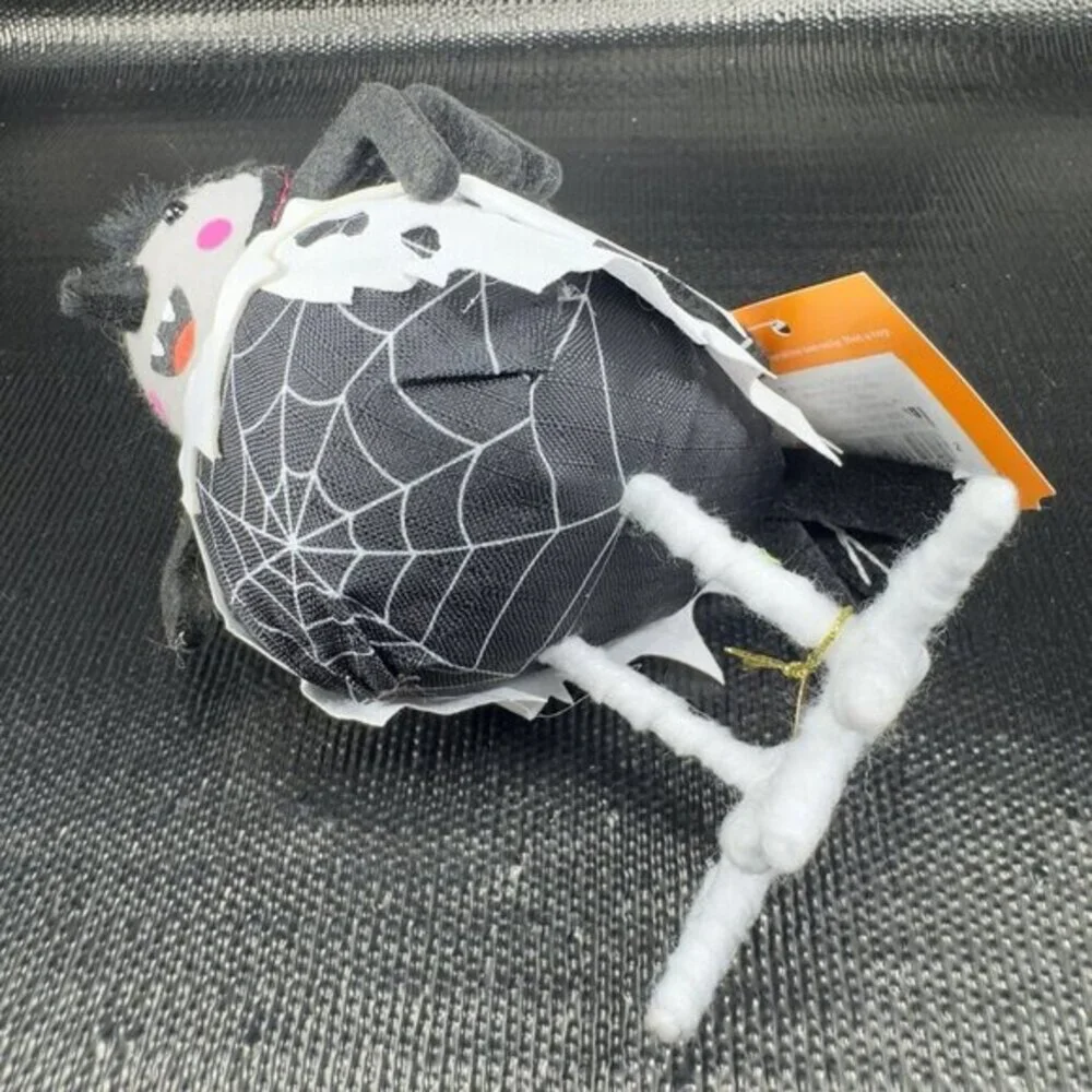 Target Hyde &‎ EEK Featherly Friends Fabric Bird 2024 With Tags Figure Skitter